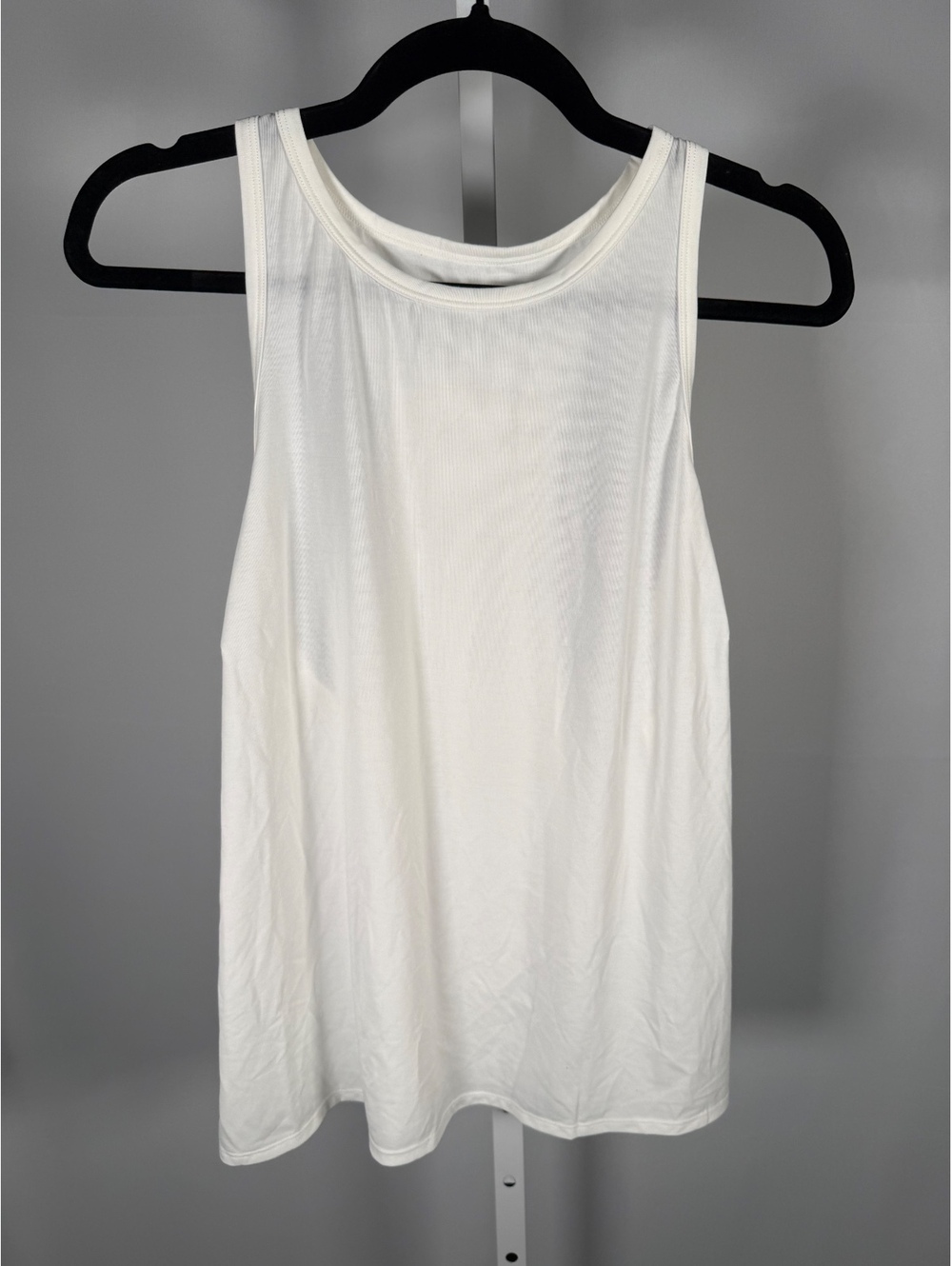 Halara Racerback Pleated Round Neck Quick Dry Yoga Tank Top White Size Large - Picture 3 of 9